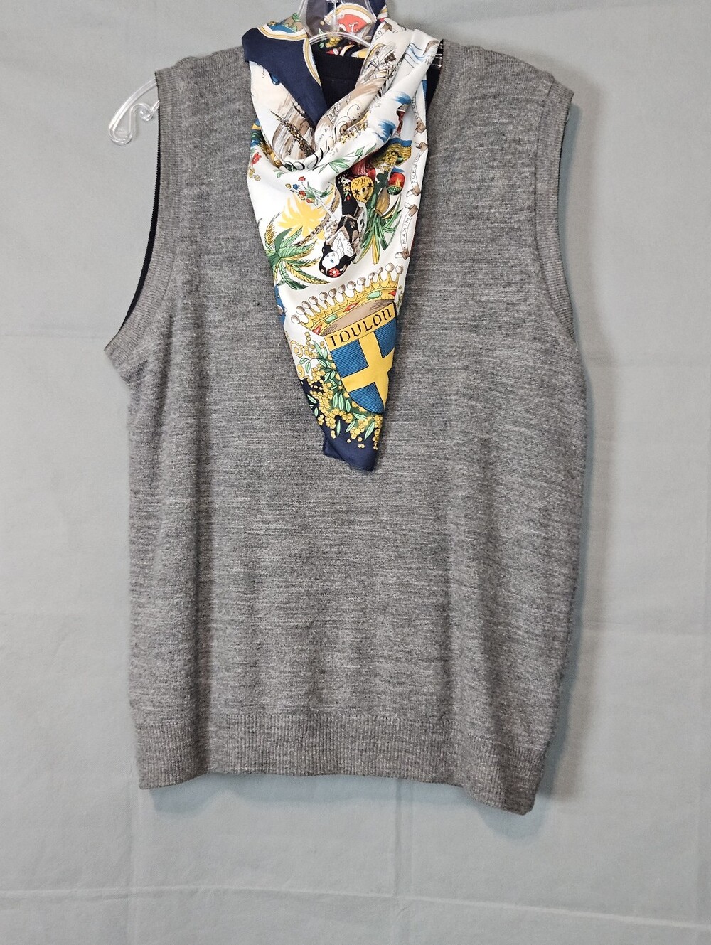 Vintage Gray Knit Sleeveless Sweater Vest